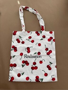 Réalisation Par White Cherry-Print Tote
